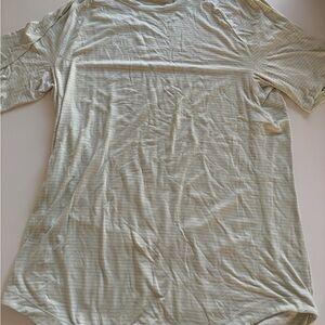 (2) LULULEMON HACT Mint Green & Orange Sand Drysense Short Sleeve Top Men S/M